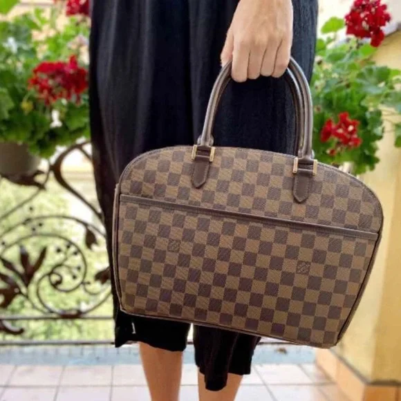 πβ¨ STUNNING β¨π ZIPPER LOUIS VUITTON RETIRED BAG - Picture 1 of 12